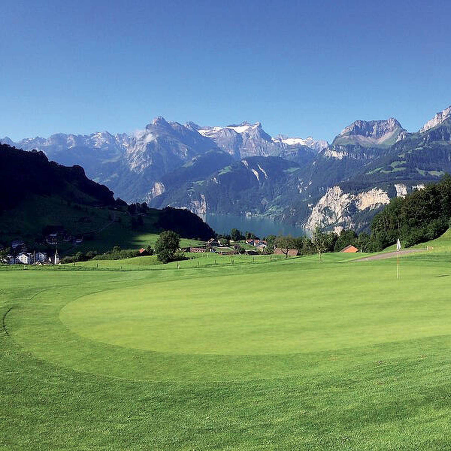 Oui - Golf Club Axenstein